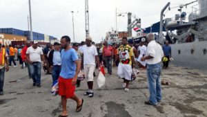 Pescadores dominicanos que estuvieron detenidos en Bahamas llegan a República Dominicana