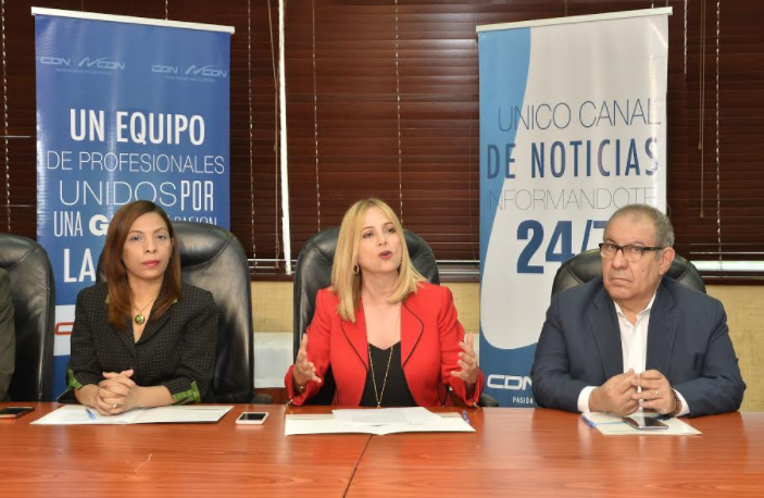 Nuria Piera, Directora NCDN, David Alvarez, Vicerrector PUCMM y Olga Guzman, Vicerrectora UTESA