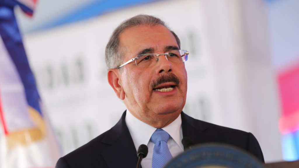 Danilo Medina, Presidente, Pensiones, Periodistas