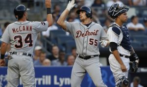 John Hicks pega jonrón de 3 carreras; Tigres vencen a Yanquis