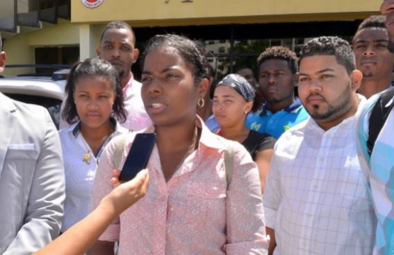 “Juventudes por el Cambio” tenía la intención de entregarle a la ministra de la Juventud,Robiamny Nadesha Balcácer Vásquez