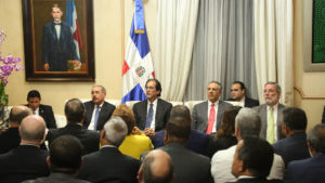 Danilo Medina reunido con todos sus ministros