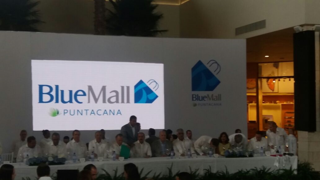 Inauguran centro comercial Blue Mall Punta Cana.
