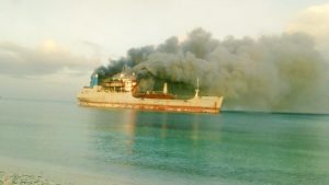 Barco, Fuego, Incendio, Puerto Cabo Rojo, Pedernales