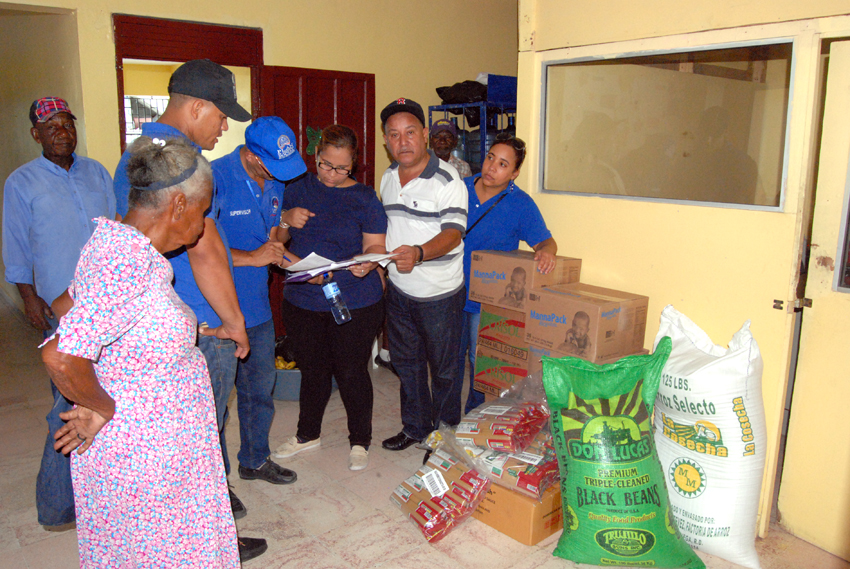 Plan Social entrega raciones de alimentos secos a ONGs