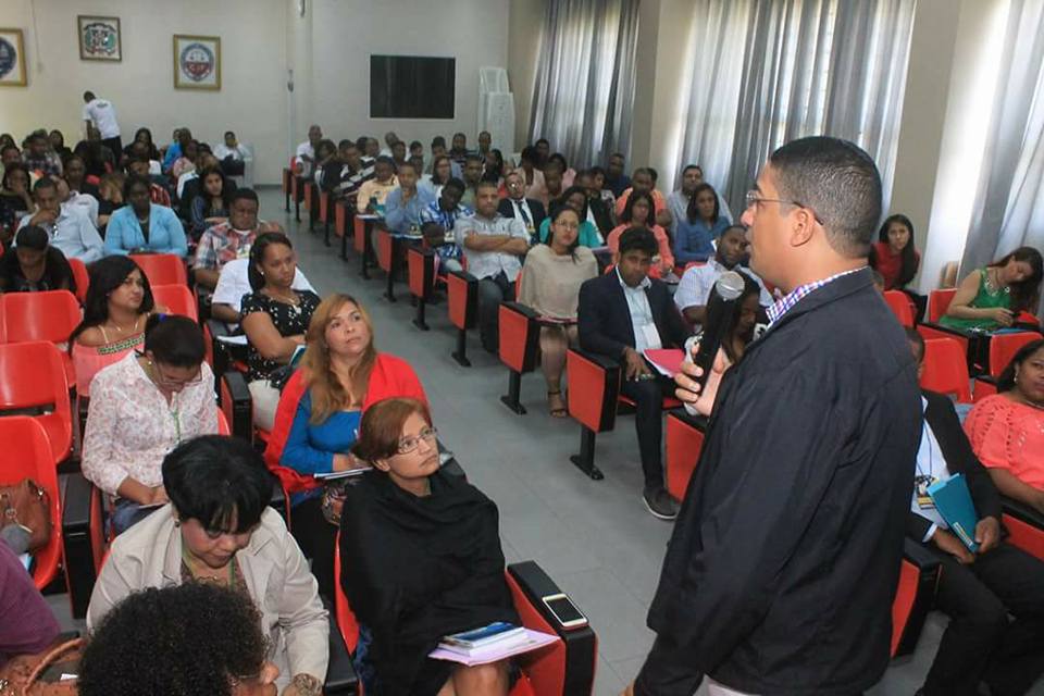 Durante el Congreso de Comunicación Corporativa en la UASD.