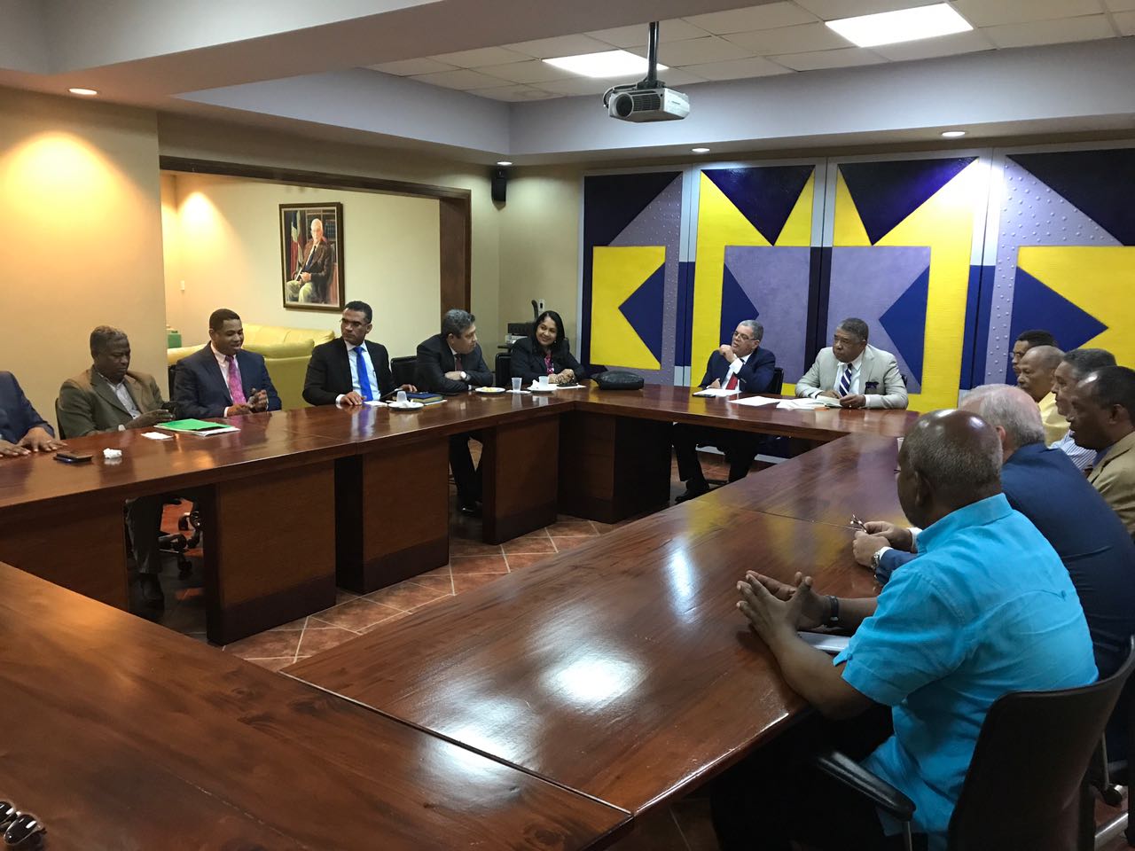 Dirigentes del PLD reunidos con el Bloque Progresista