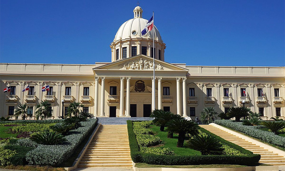 Fachada Palacio Nacional. EL presidente Danilo Medina emite decreto.