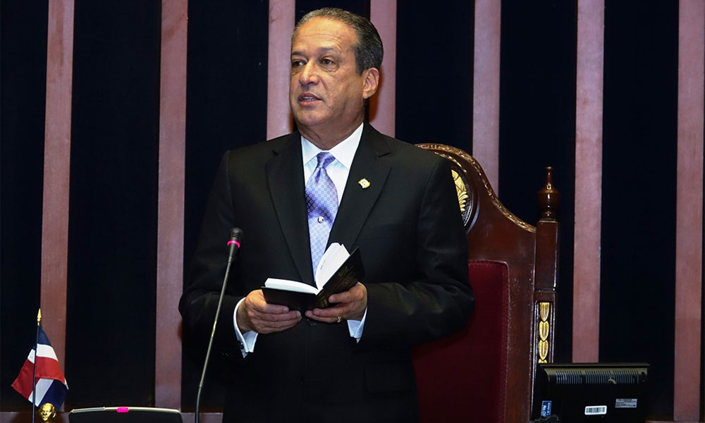 Reinaldo Pared Pérez, presidente del Senado de la República, la cual Dominicana aprueba su presupuesto del 2018 por más de RD$2,500 millones