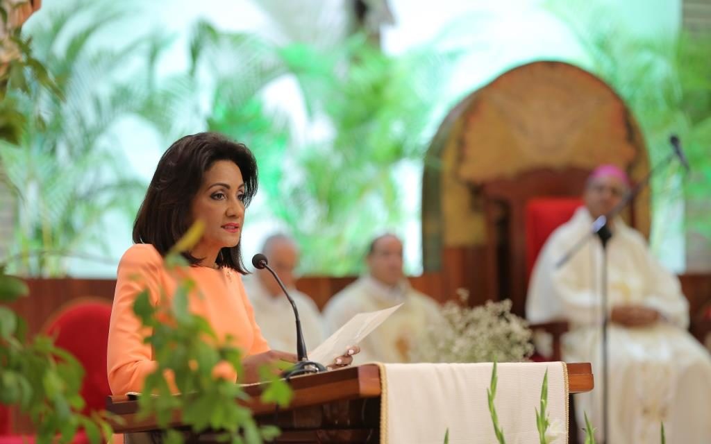 La Primera Dama, Cándida Montilla durante la misa por el 17 aniversario del Despacho.