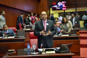 El senador por la provincia Hermanas Mirabal, Luis René Canaán, deplora el caso de Emely Peguero.