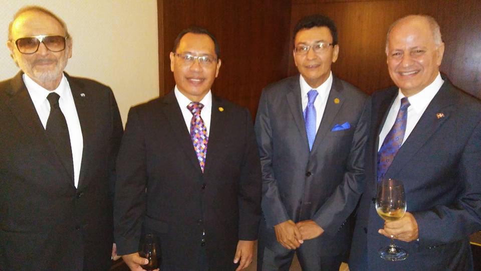 .Embajador de EE:UU, Robert Foley , Vice Canciller Hugo Rivera, Empresario Jorge Suriel.