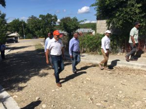 Comisión del MOPC visita municipios fronterizos Bánica y Pedro Santana