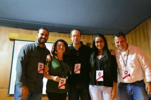 La colombiana Isabel Junca y Reynaldo Infante junto a participantes en el taller  “Interpretación y Técnica Vocal”