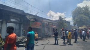 Fuego, La Vega, Comercios, Casas