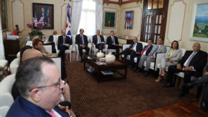 El residente Danilo Medina reunido con funcionarios pasa balance a lucha contra lavado de activos