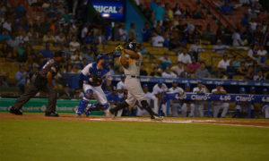 Zoilo Almonte remolcó un par de vueltas para las Águilas.