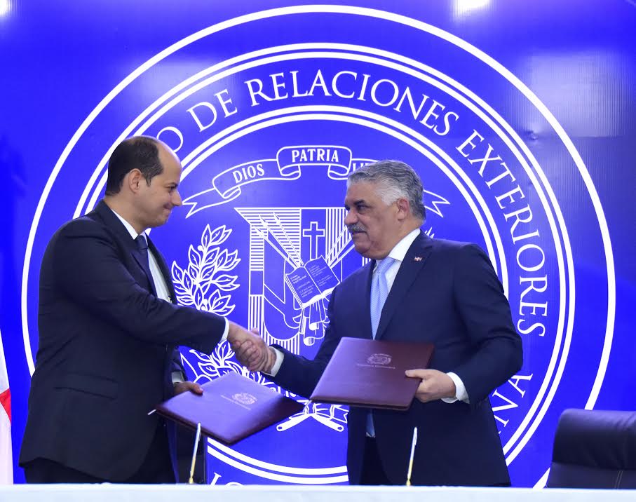 El acuerdo fue firmado por los incumbentes del Ministerio de Relaciones Exteriores (MIREX) y la Asociación Dominicana de Turismo de la Salud (ADTS), durante un acto que tuvo lugar en la sede de la Cancillería.