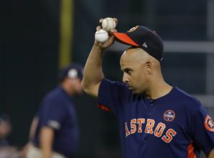 El coach de banca de Hosuton,Alex Cora, nuevo mánager de Boston. (AP Photo/David J. Phillip)