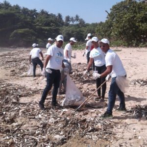 Durante la jornada de siembra de árboles