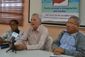 Iván Rodríguez habla durante una rueda de prensa