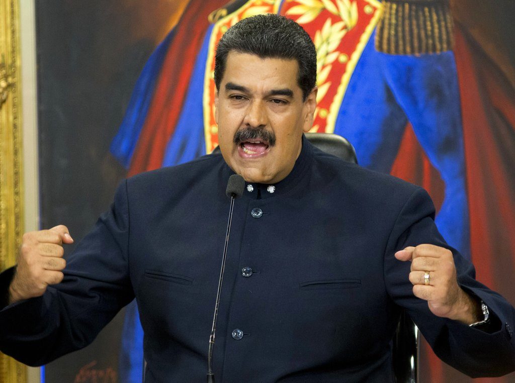 El presidente venezolano Nicolás Maduro acusó el martes 17 de octubre de 2017 a Facebook e Instagram de vetar sus mensajes. (AP Photo/Ariana Cubillos)