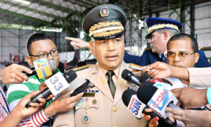 Teniente general Rubén Darío Paulino Sem, ministro de Defensa.