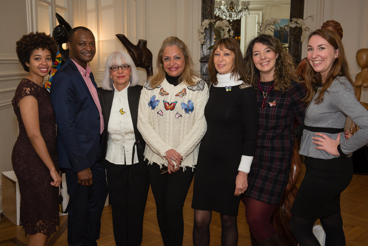 La embajadora dominicana en Francia, señora Rosa Hernández de Grullón, junto a invitados de la actividad