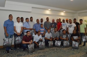 Técnicos y profesionales instaladores de “Car Audio” reciben kits en el seminario de la marca AUDIOPIPE y su distribuidor TM Music Jhadhanik, SRL.