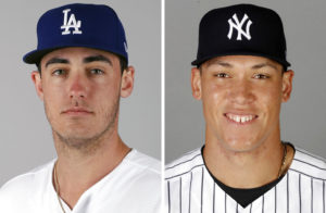 Fotos de archivo de 2017 en la que aparecen Cody Bellinger (izquierda) de los Dodgers de Los Ángeles y Aaron Judge de los Yanquis de Nueva York. Bellinger y Judge ganaron los premios al Novato del Año anunciado el lunes 13 de noviembre de 2017. (AP Foto)