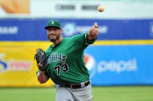 Lanzador Nik Turley, de las Estrellas Orientales.