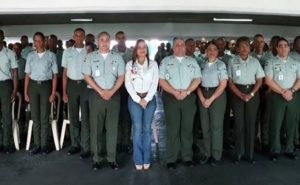 En el acto fueron reconocidos tres agentes por su destacada participación en el proceso de capacitación. Los agentes PMT de DIGESETT=AMET reconocidos fueron la raso Neribel Ramírez Corcino, Merito al Conocimiento; raso Alfredo Díaz, Merito al Espíritu Policial y la raso Reynaldo Antonio Cruz Hernández, Merito a la Disciplina.