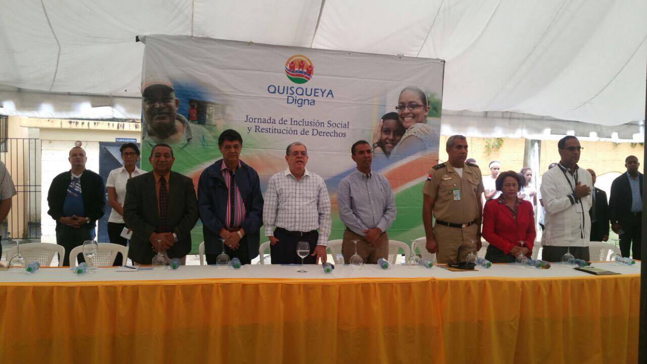 Durante la actividad “La gran jornada de inclusión social”, en Santo Domingo Oeste.