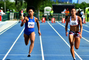 La atleta dominicana Ana José Tima (izquierda)