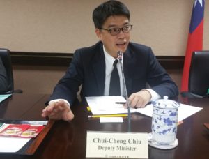 Chiu Chui Cheng, viceministro Consejo para los Asuntos de China Continental (Yuan Ejecutivo), durante encuentro con periodistas latinoamericanos en Taipei.