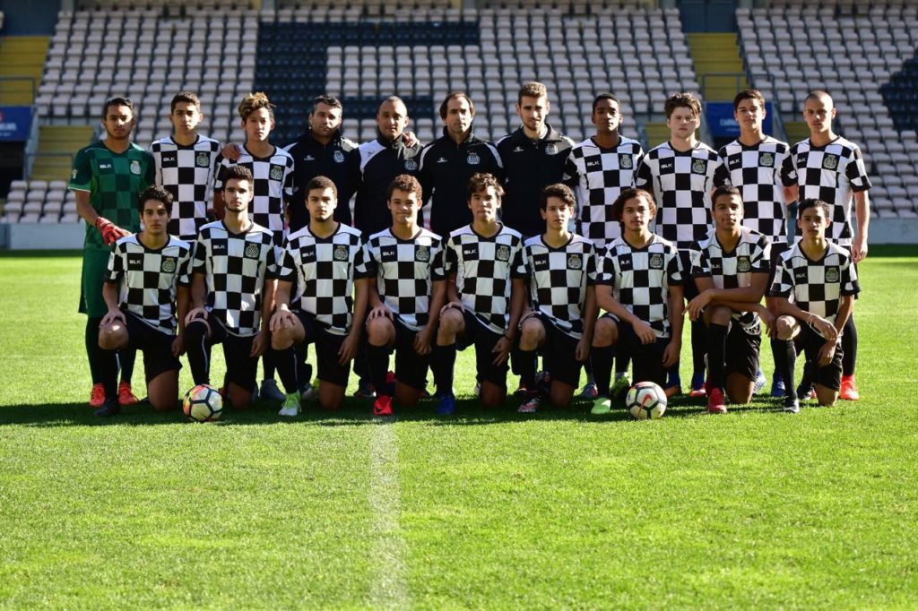 El conjunto de fútbol Boavista FC B Sub-18, integrado en su mayor parte por jóvenes dominicanos que se están formando en esa disciplina en Portugal.