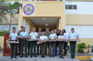 Ejército reconoce a sus estudiantes meritorios en Pruebas Nacionales