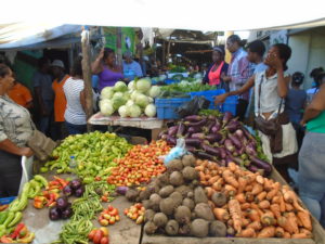 El mercado público de Barahona, provincia donde se ha reactivado el comercio por Nochebuena