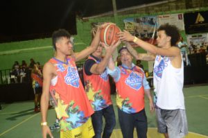 Celebran tradicional 'Torneo de Baloncesto La Soga' en Villa Juana