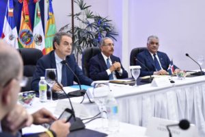 Mesa de negociación entre Gobierno y Oposición de Venezuela encabezada por el presidente de la República Dominicana