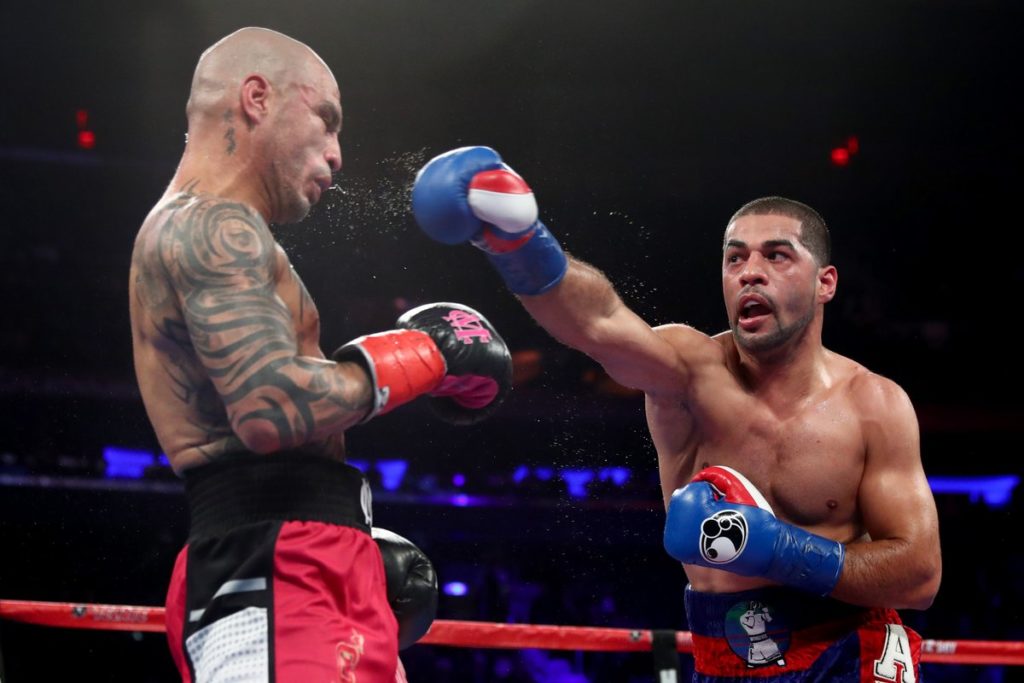Miguel Cotto se despidió del boxeo con una amarga derrota. En la imagen el puertorriqueño recibe un golpe. Fue vencido por el estadounidense Sadam Alí