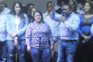 El alcalde René Polanco clausura Fiestas Populares