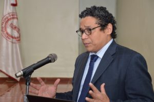 Jorge González, profesor del City College of New York (CCNY), al dictar la conferencia “Clima futuro en Santo Domingo”
