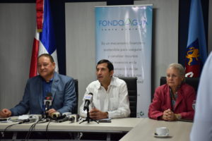 El acuerdo fue firmado por Alejandro Montás, director general de la CAASD y el Roberto Herrera, presidente del Fondo de Agua de Santo Domingo. 