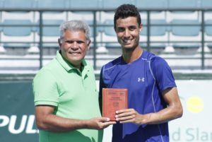 Roberto Cid, finalista Futuro F1. Premiado por Sergio Tobal