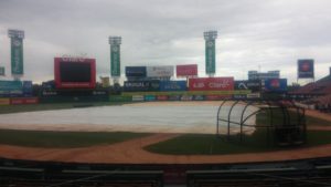 Lona en estadio Quisqueya previo 3er juego de Final Águilas-Licey