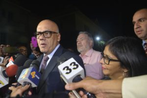 Jorge Rodríguez indicó que solo falta consensuar dos puntos de los seis que estaban pendientes en el diálogo venezolano. Foto Danny Polanco.