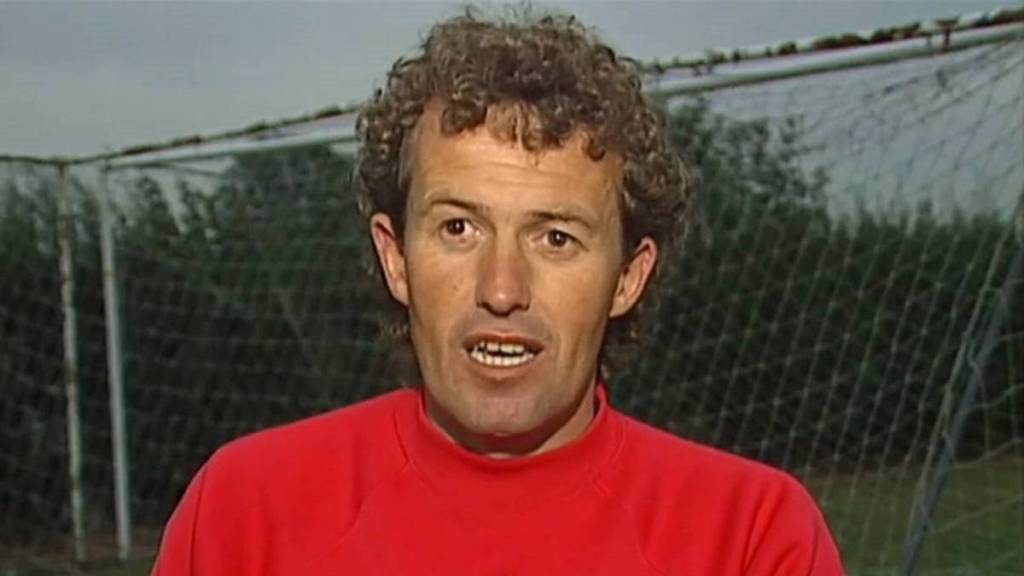 Barry Bennell, ex técnico de fútbol que cometió “abuso sexual sistemático y persistente”