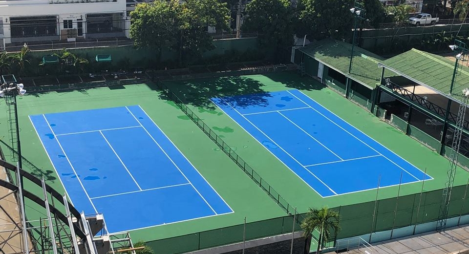 Nuevas canchas del Club Naco.