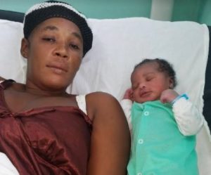 Primer bebé del año 2018 es hijo de Sainte Marie Marceu